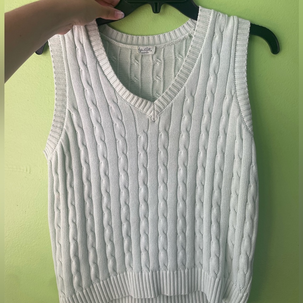 Light green sweater vest - Picture 1 of 2